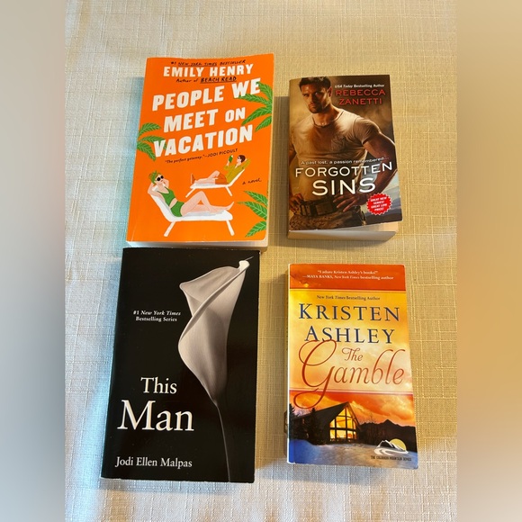 Books!📚 - Picture 2 of 5